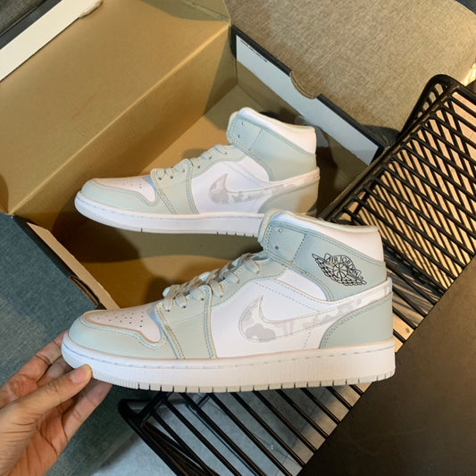 N1K- AJ 1 mid 中筒板鞋 休閒鞋 米灰色