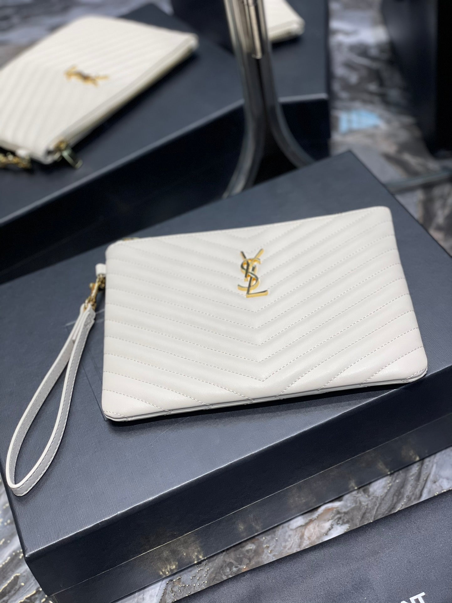 YSL 提花拼接文件手拿包-白色金扣-24cm