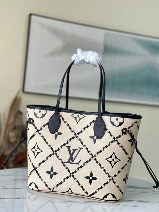 M46039 路L家-2022 春季系列 Neverfull 手袋 奶白色