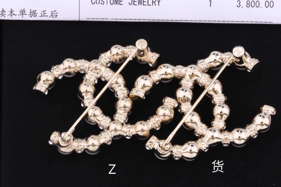 Chanel 胸針