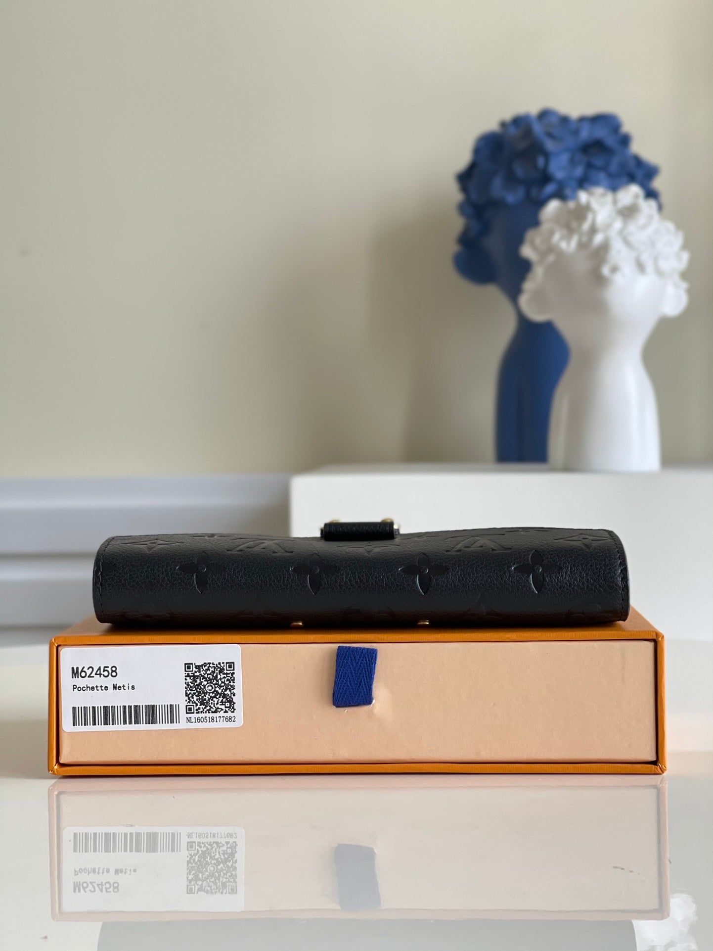 LV M62458黑色信封式Pallas 長夾