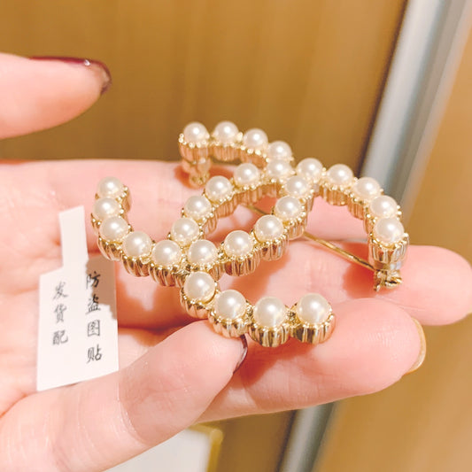 Chanel 胸針