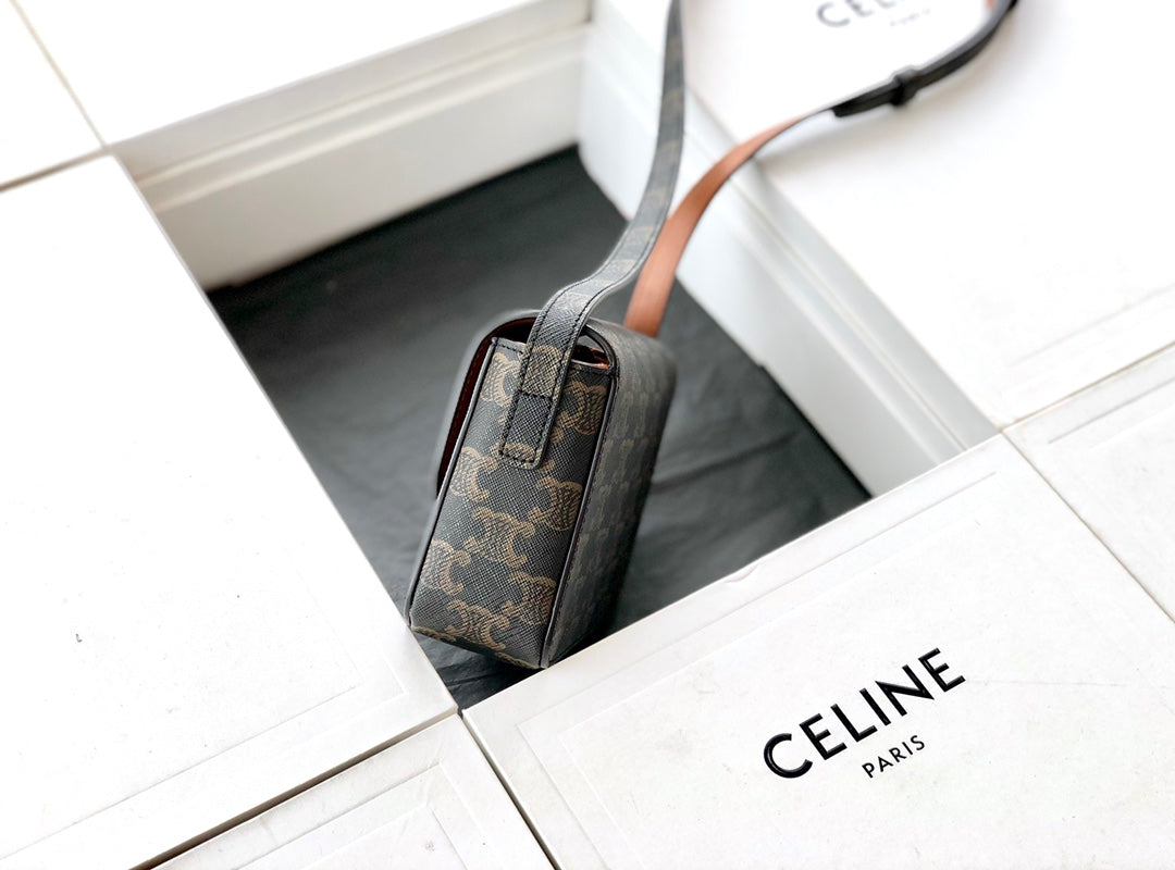 Celine TRIOMPHE NANO TRIOMPHE帆布手袋-黃褐色