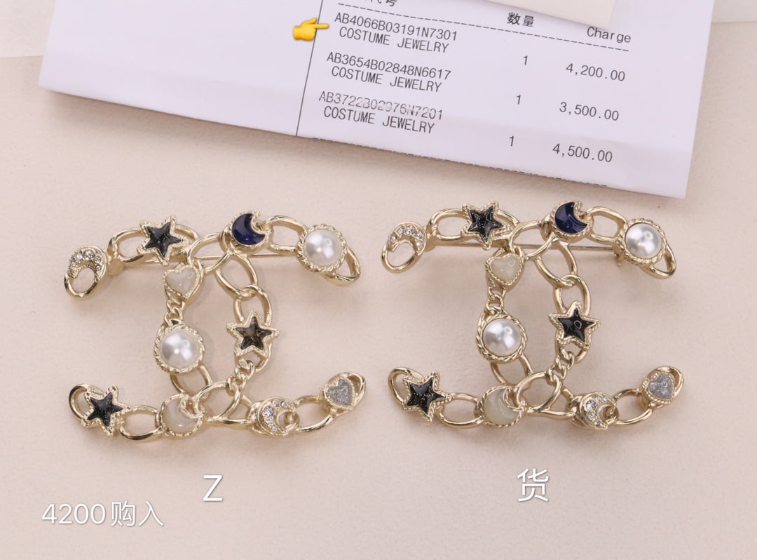 Chanel 胸針