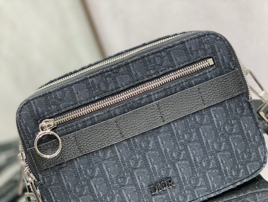 Dior 經典相機包-22*15*5cm