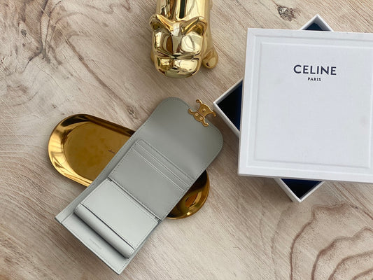 Celine TRIOMPHE 小號亮澤羊皮翻蓋錢包-礦石灰