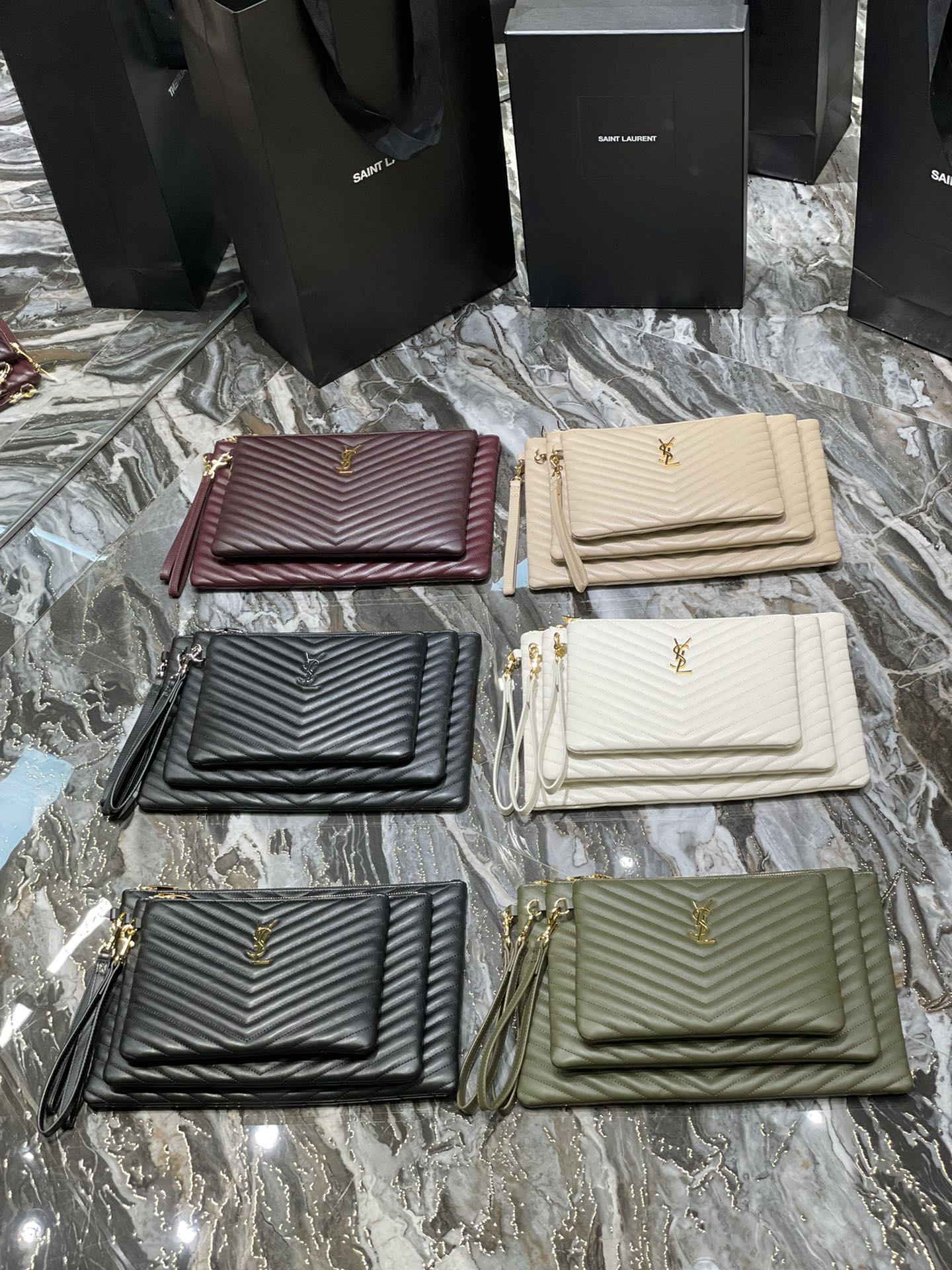 YSL Monogram手拿包全尺寸色號集合圖
