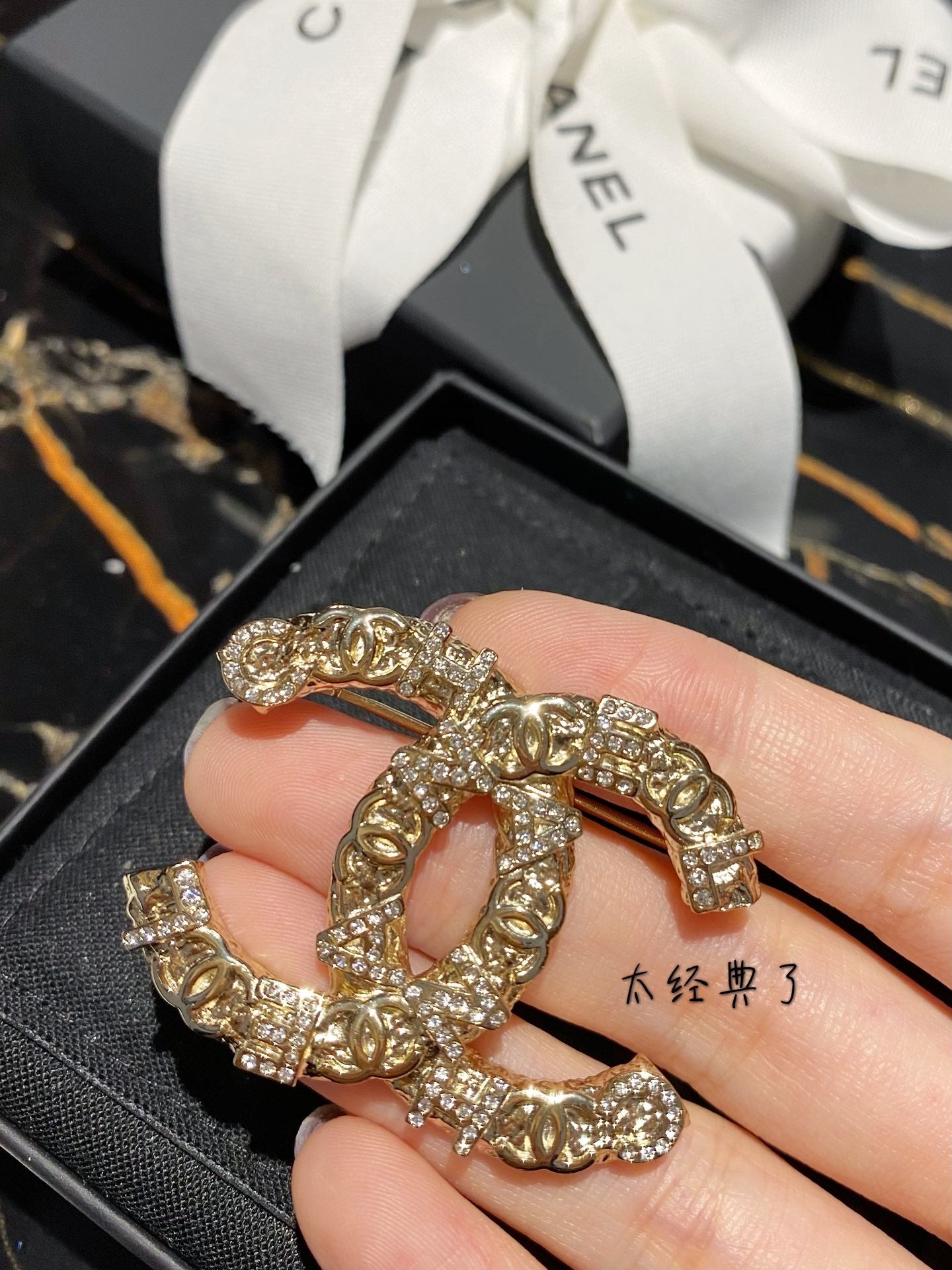 Chanel 胸針