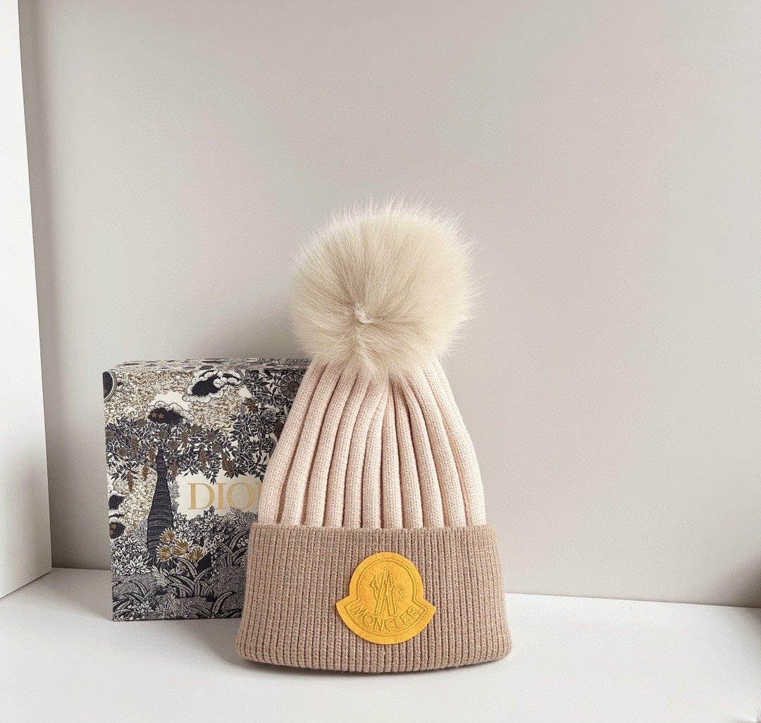 Moncler-狐狸毛球毛帽 杏色