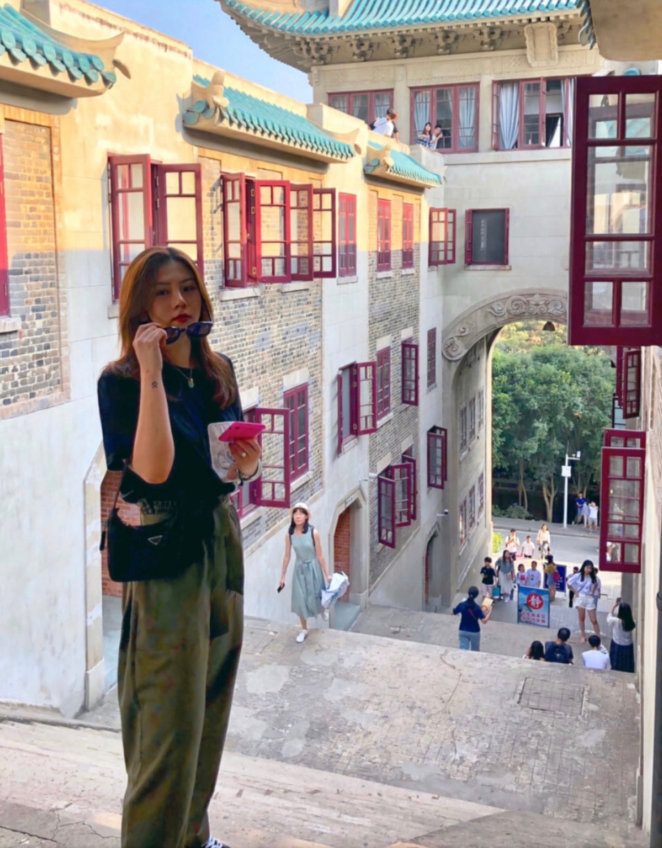 普P家-尼龍布 Hobo腋下包 黑色 上身圖