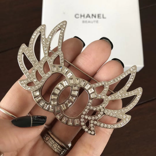 Chanel 胸針
