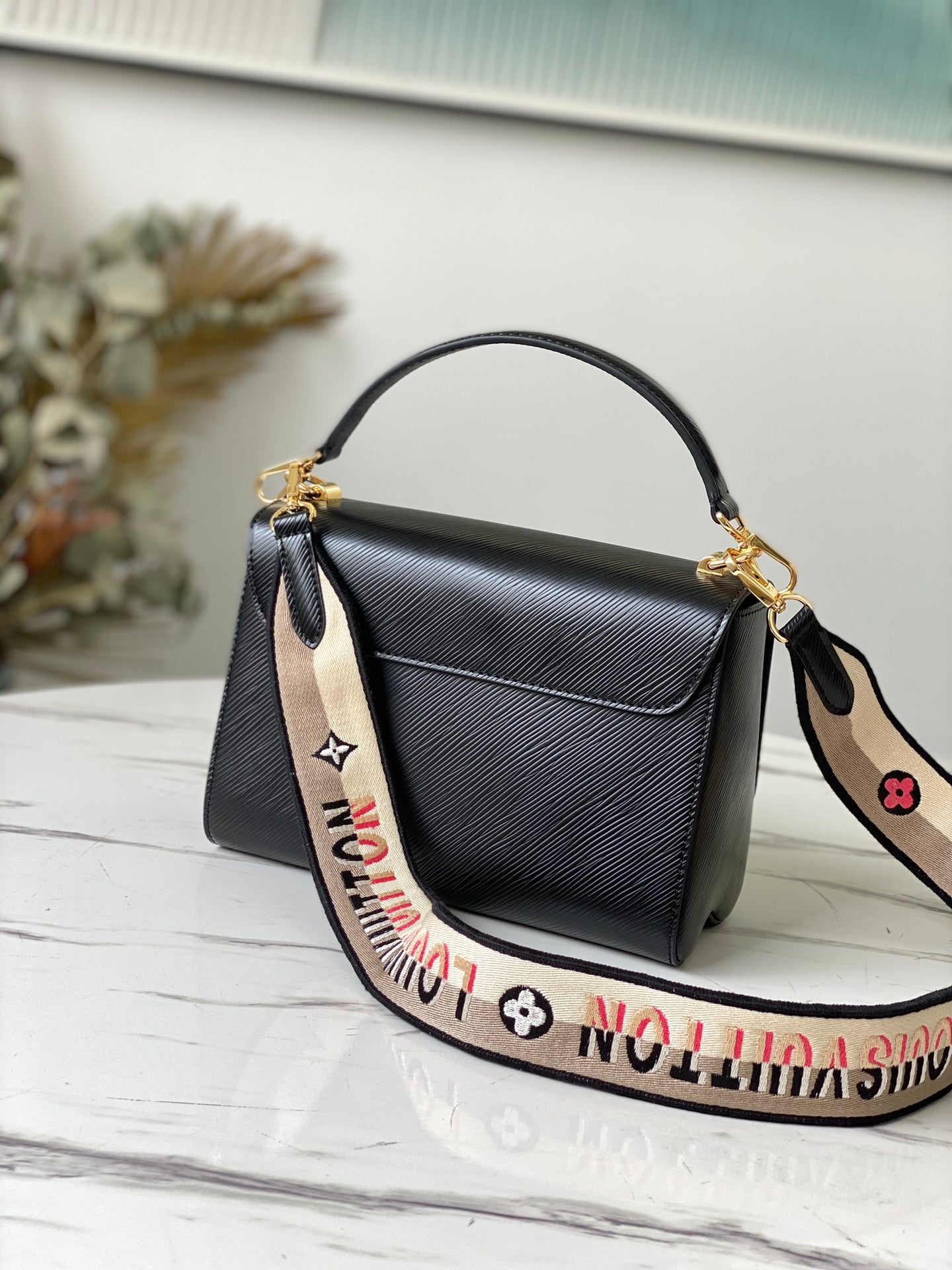 LV M57505 黑色Twist 中號手袋