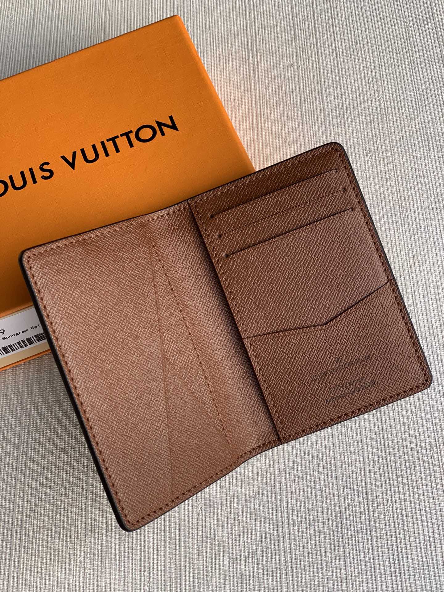 LV M69737 口袋短夾