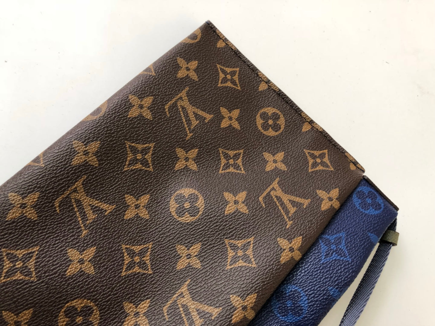 Lou-SMALL POUCH 手拿包 肩背包 老花咖色