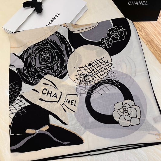 小香家-經典山茶花羊絨方巾 140cm