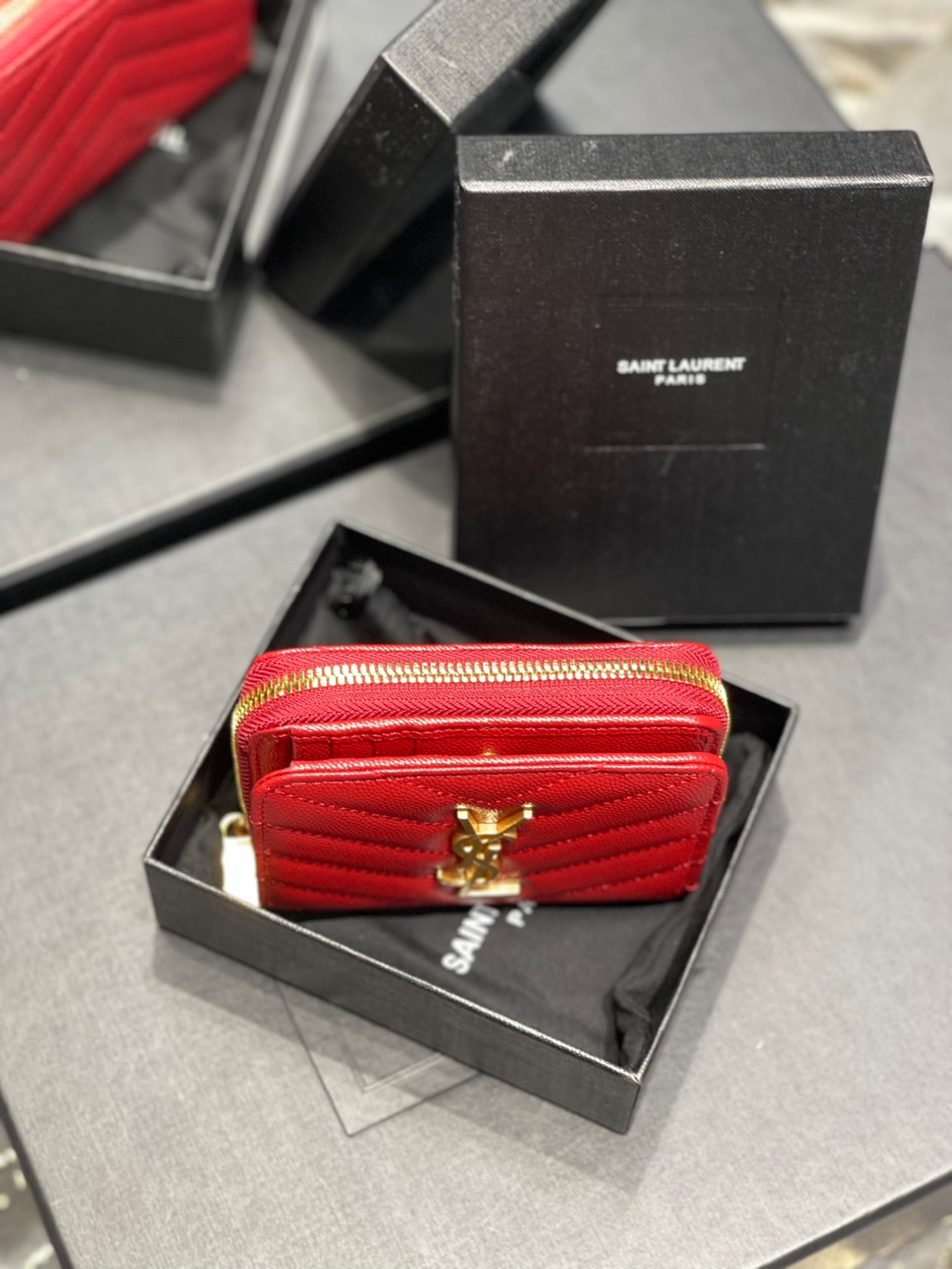 YSL 拉鍊短夾-紅色金扣