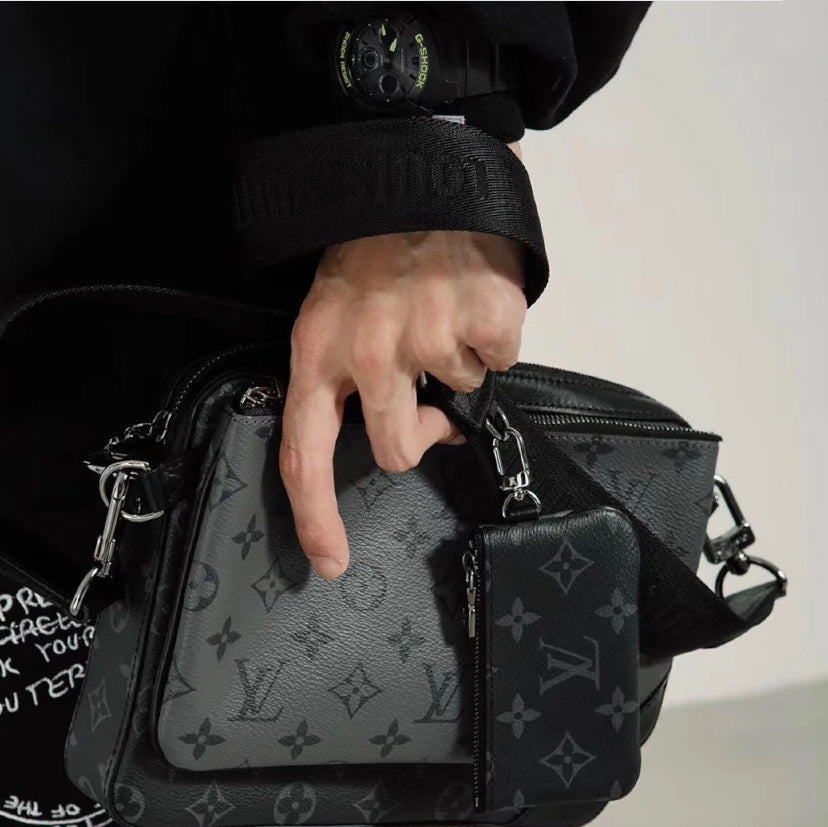 Lou-三合一郵差包 上身照