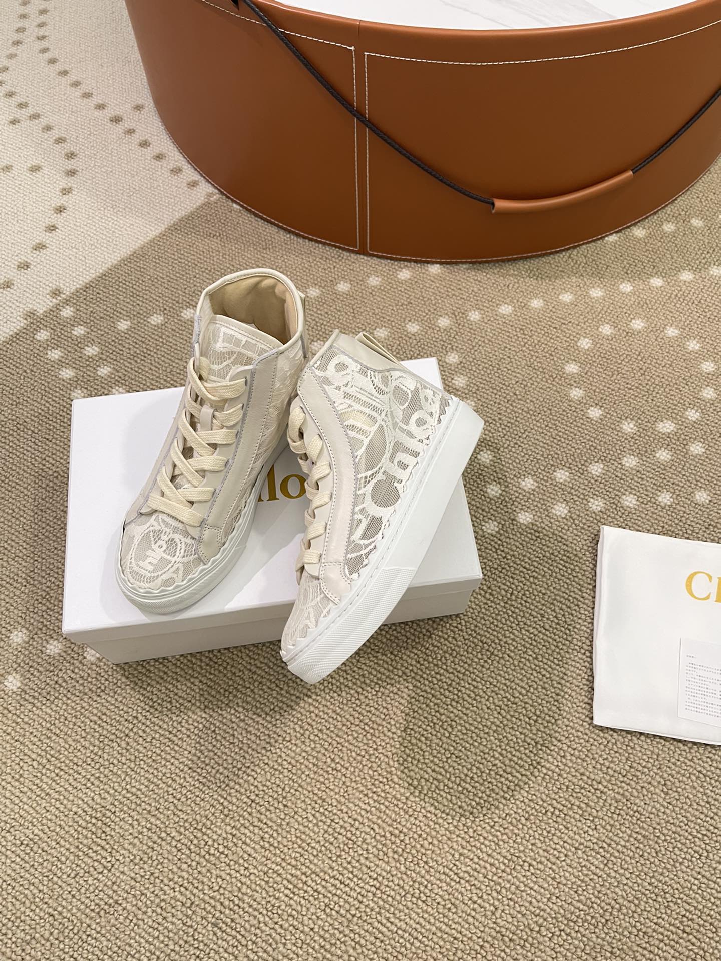 克羅C-蕾絲刺繡帆布鞋（尺碼35-40、41訂製）