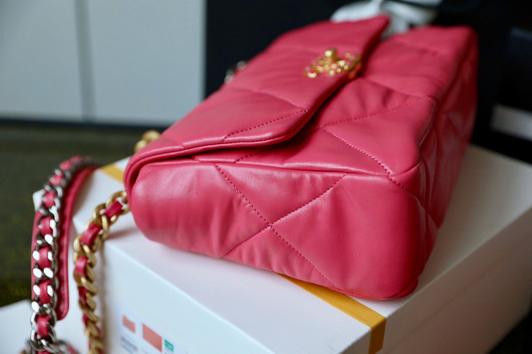Chanel 19Bag-中號唇膏粉