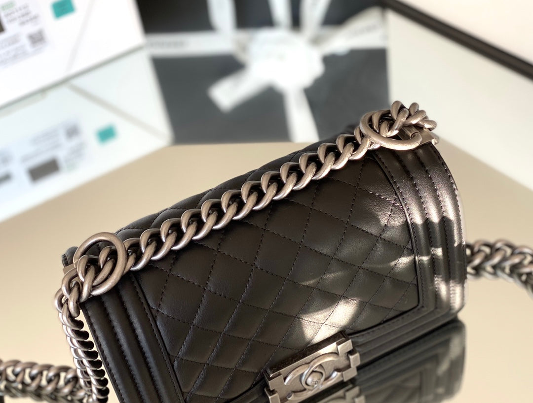 Chanel Leboy Mini-黑色胎牛皮-復古銀扣