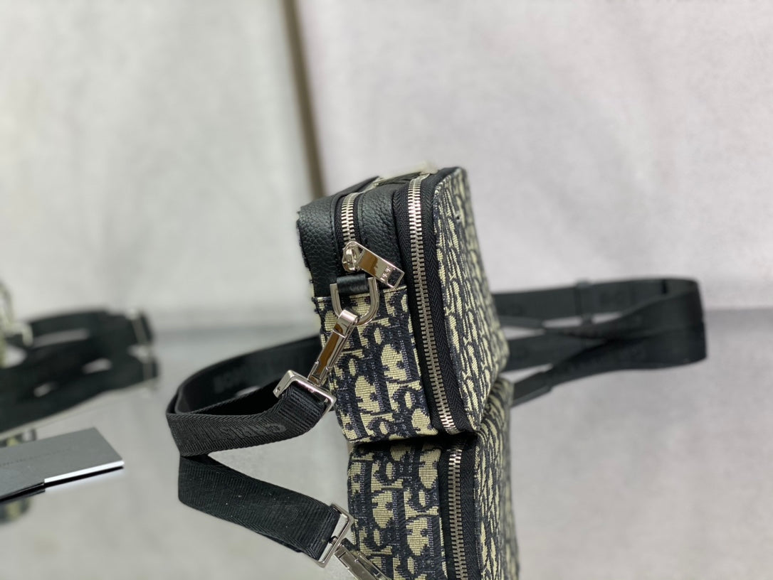 Dior 經典相機包-17*5*12cm