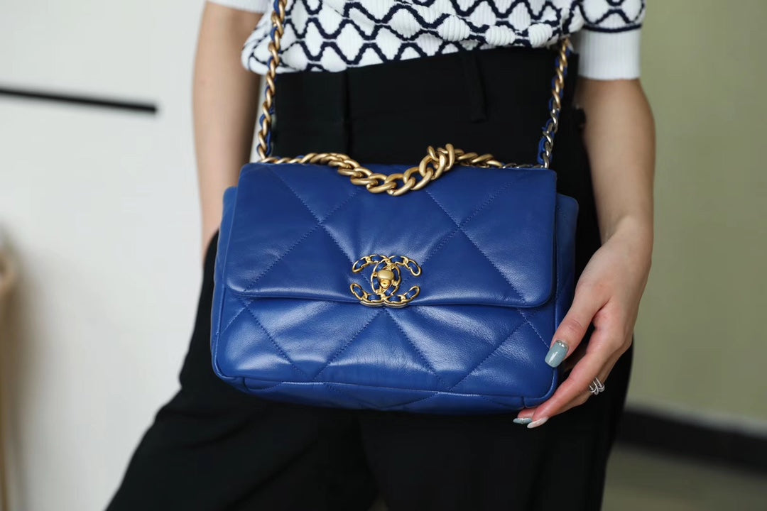 Chanel 19Bag-小號電光藍