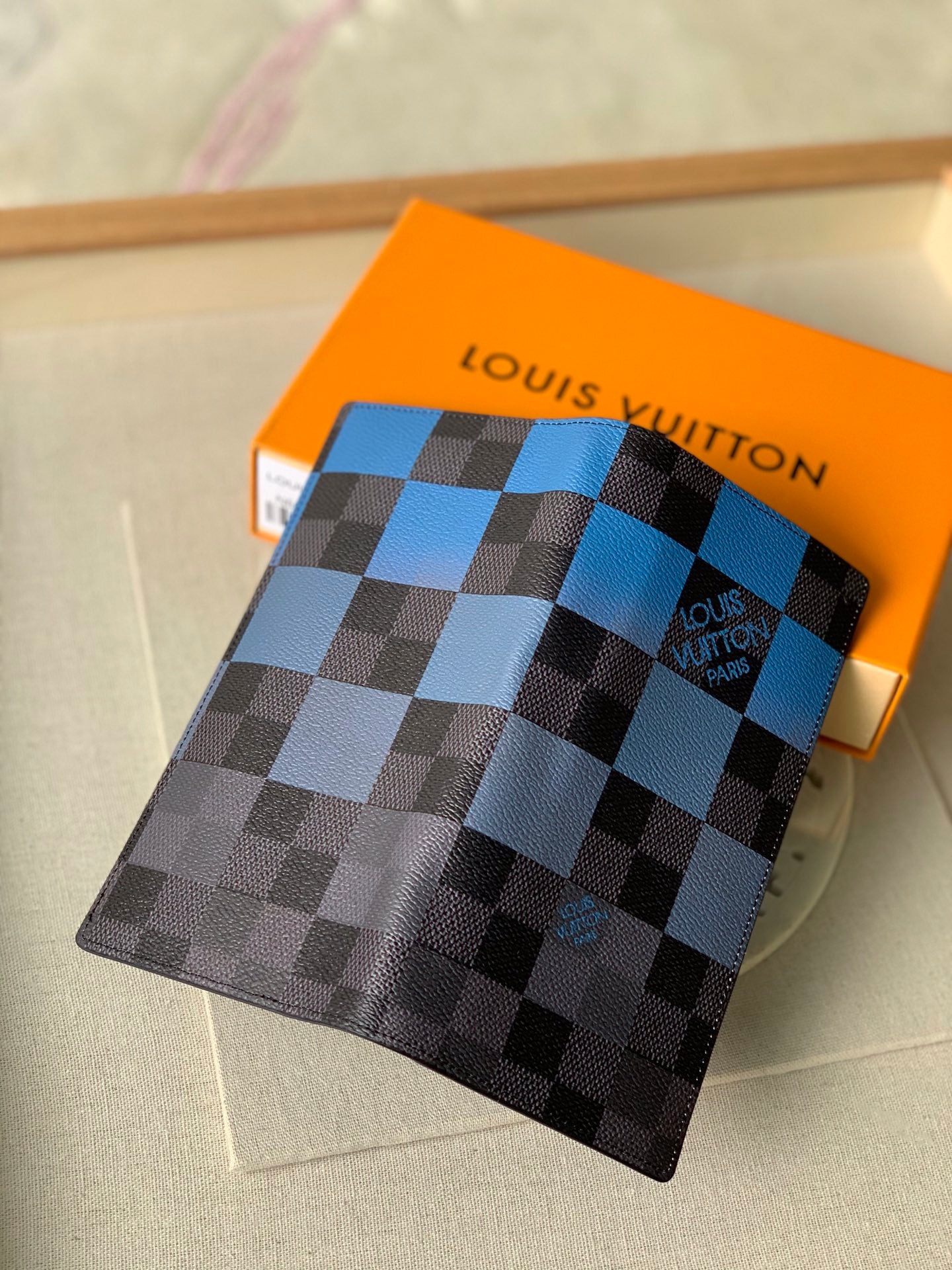 LV N66540 翻蓋長夾