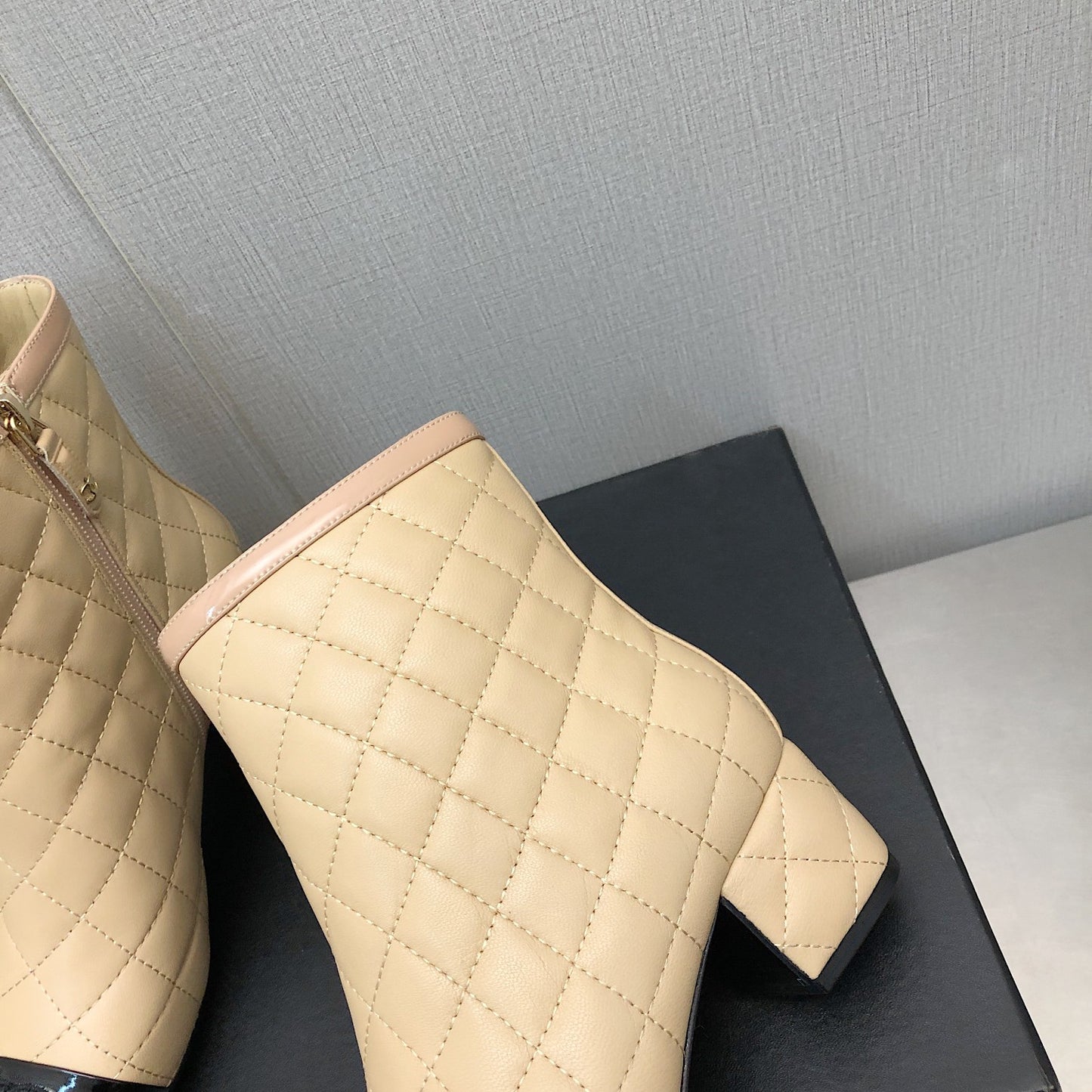 小香家-2022秋冬新款 菱格短靴 杏色