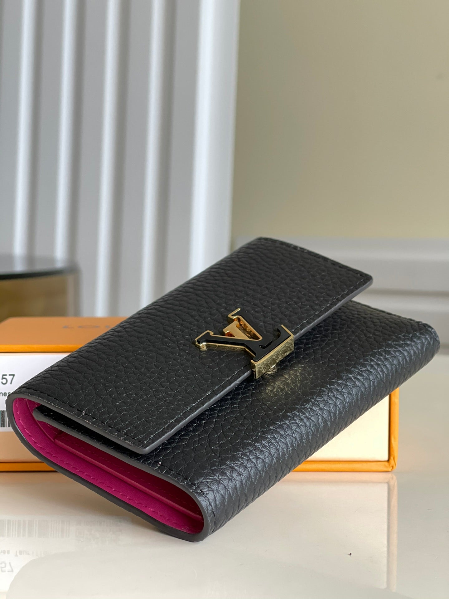 LV M62157 Capucines 三折中夾