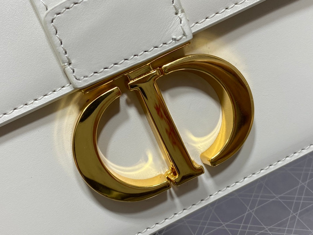 Dior-蒙田包 最新micro系列 白色