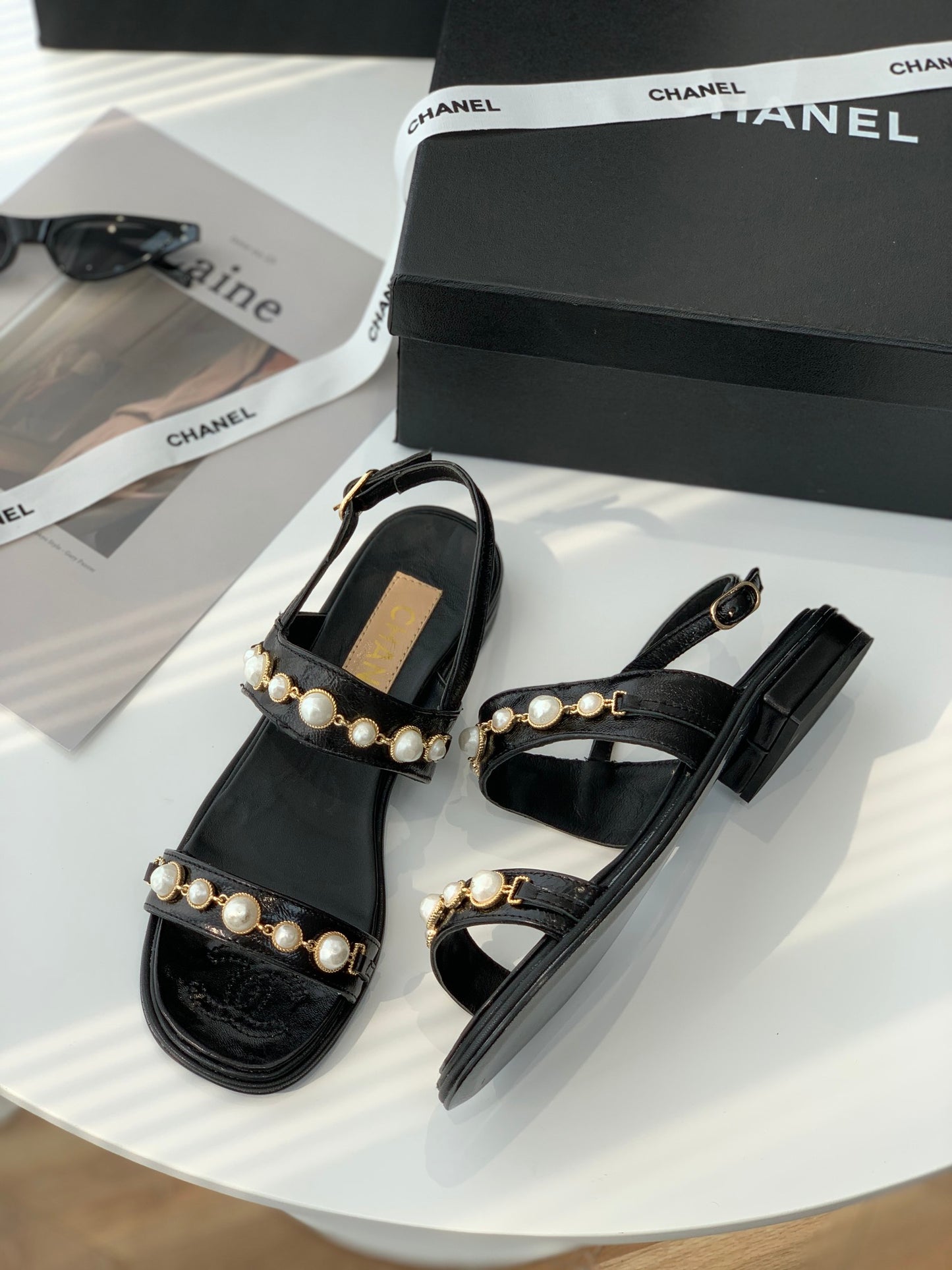 小香家-22A 手工坊珍珠釦涼鞋-內外羊皮（尺碼35-40）
