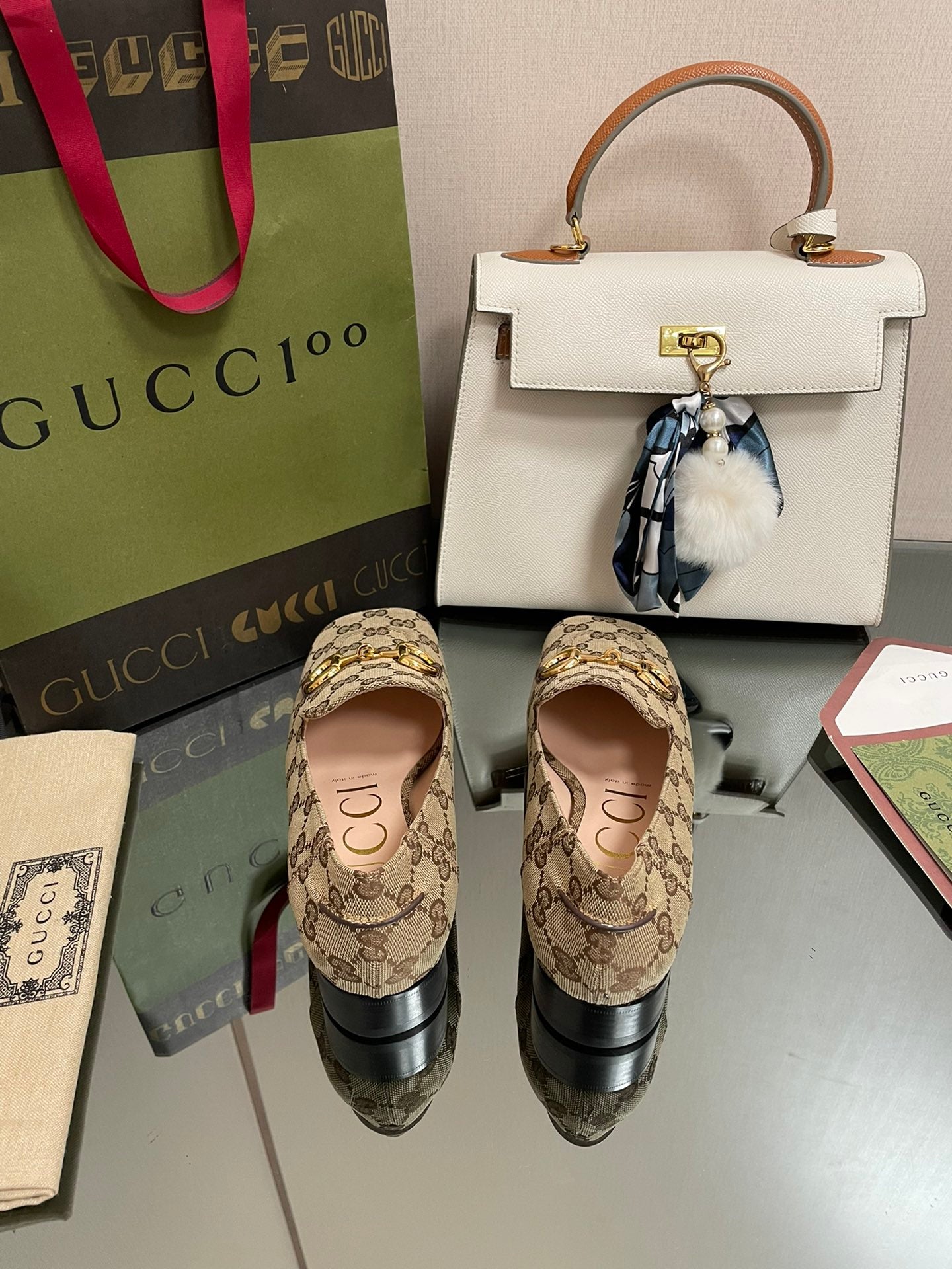 古G家-包頭方頭平底鞋 小老花紋 杏色
