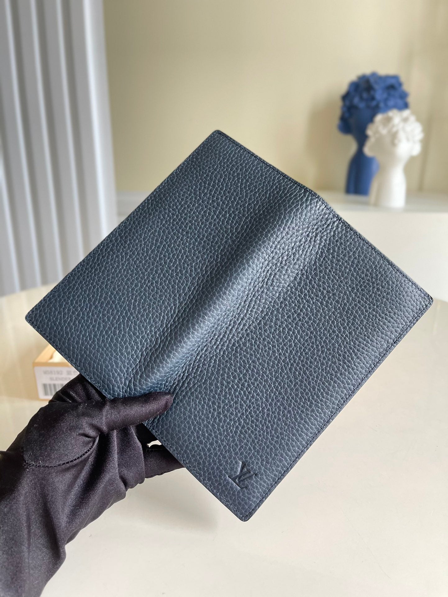 LV M58192藍色荔枝紋長夾