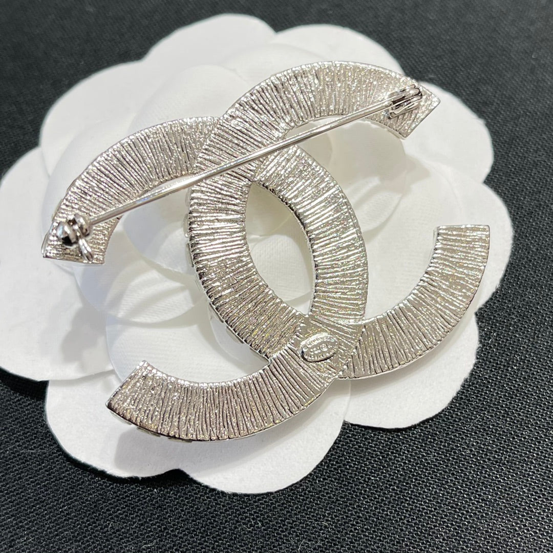 Chanel 胸針