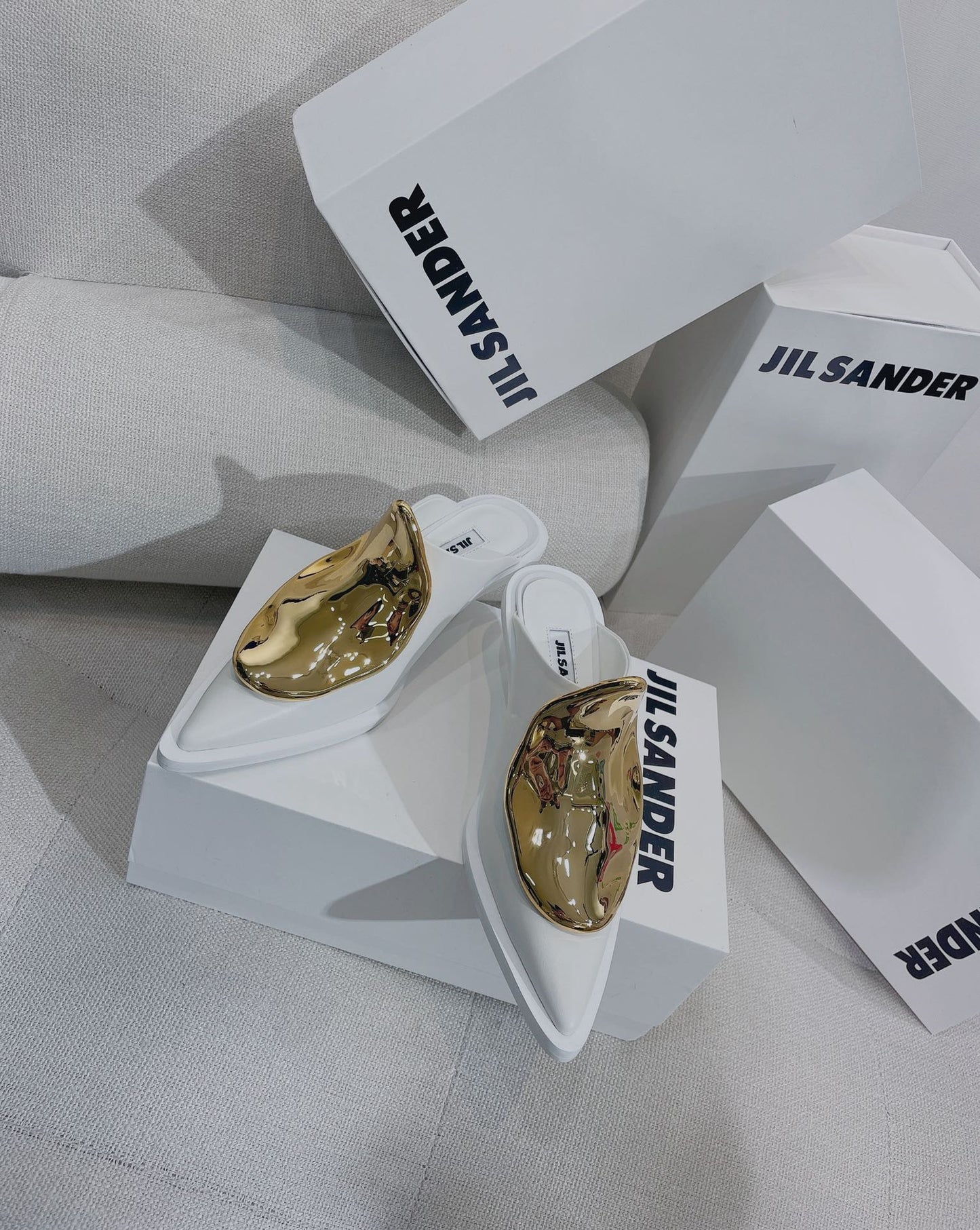Jil sander-2022春夏 走秀新款 金屬裝飾尖頭平底拖鞋