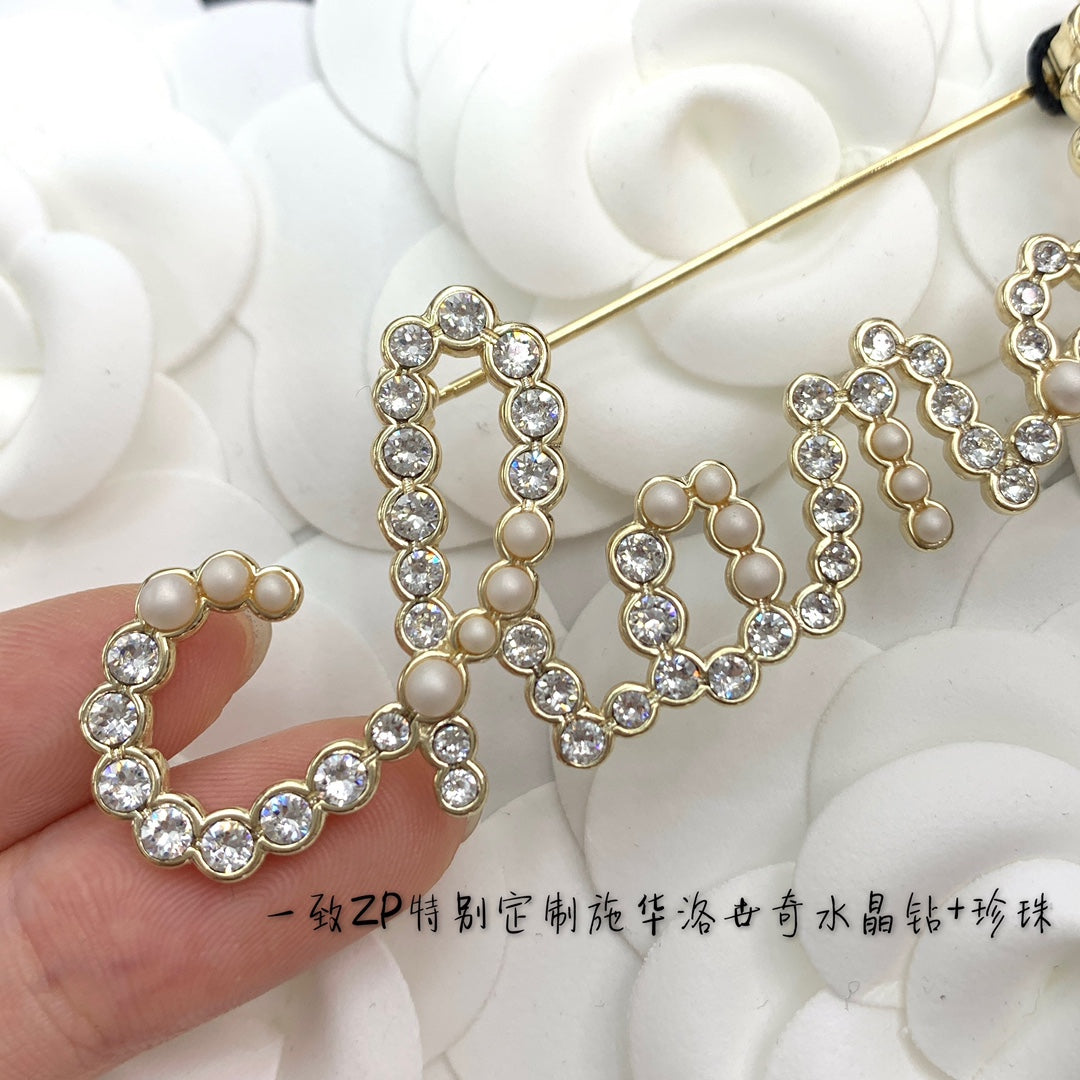 Chanel 胸針