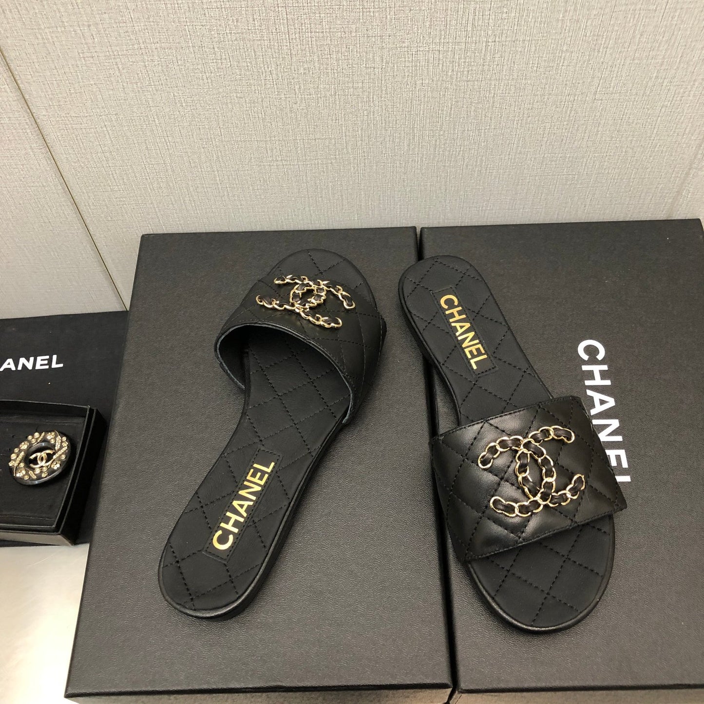 小香家-2023新款 羊皮菱格拖鞋 黑色