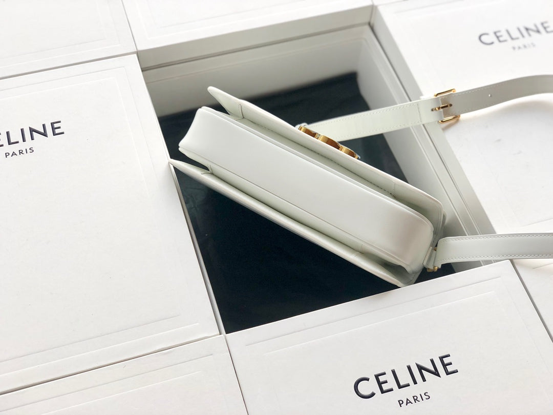 Celine TRIOMPHE 中號小牛皮-白色
