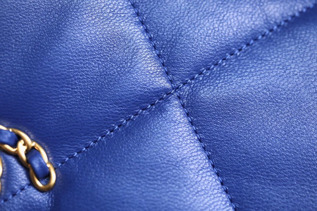 Chanel 19Bag-小號電光藍
