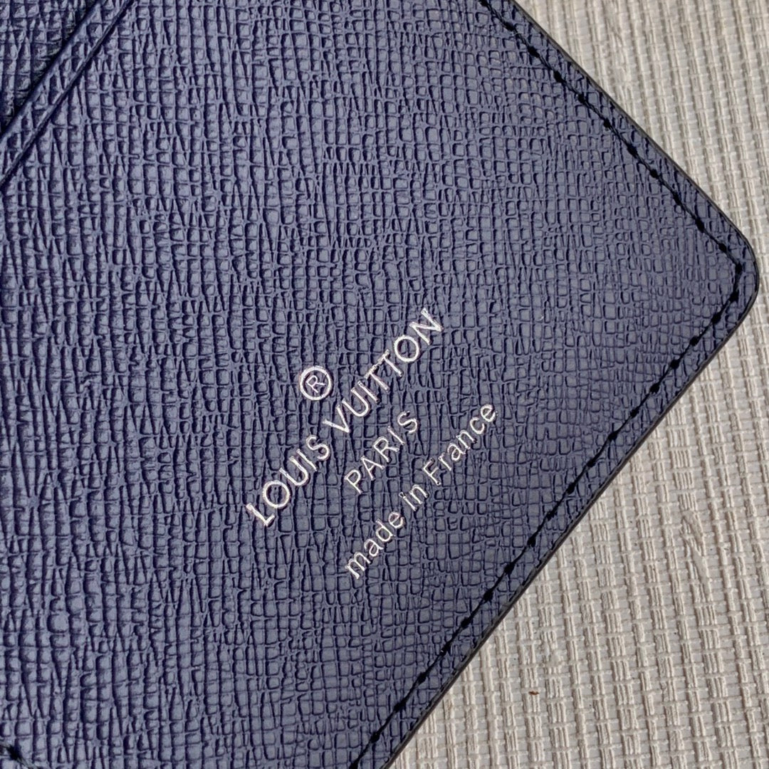 LV M69540 翻蓋長夾