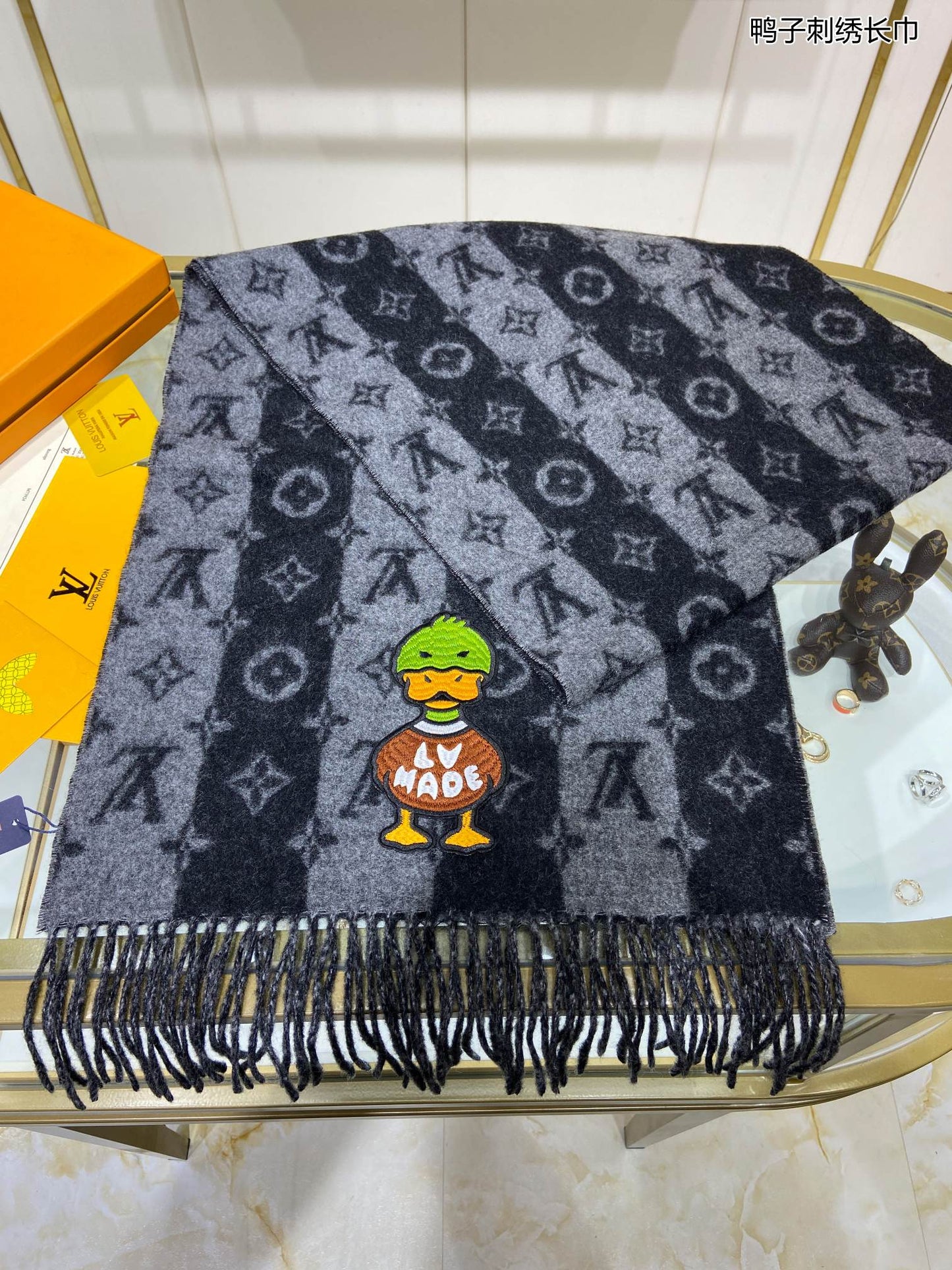 路L家-羊毛羊絨刺繡長金 40*205cm
