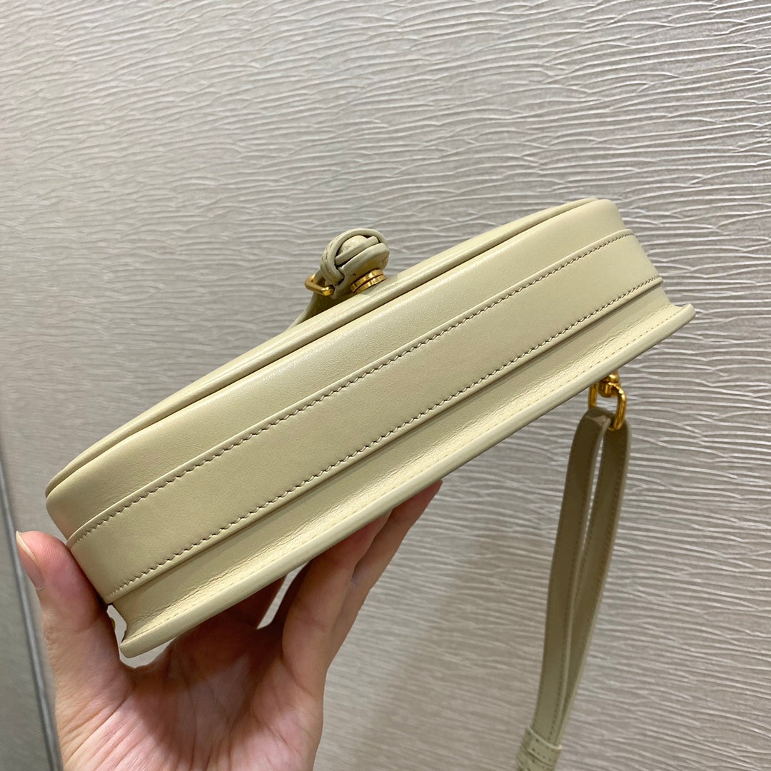 Dior Bobby系列 East-Wes 腋下包 杏色