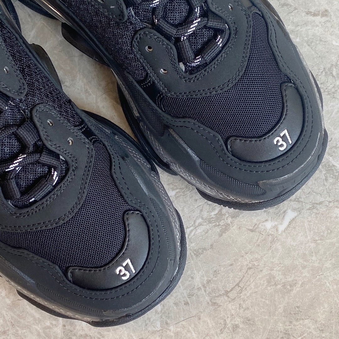 Balenciaga 巴黎世家-Triple S 氣墊老爹鞋