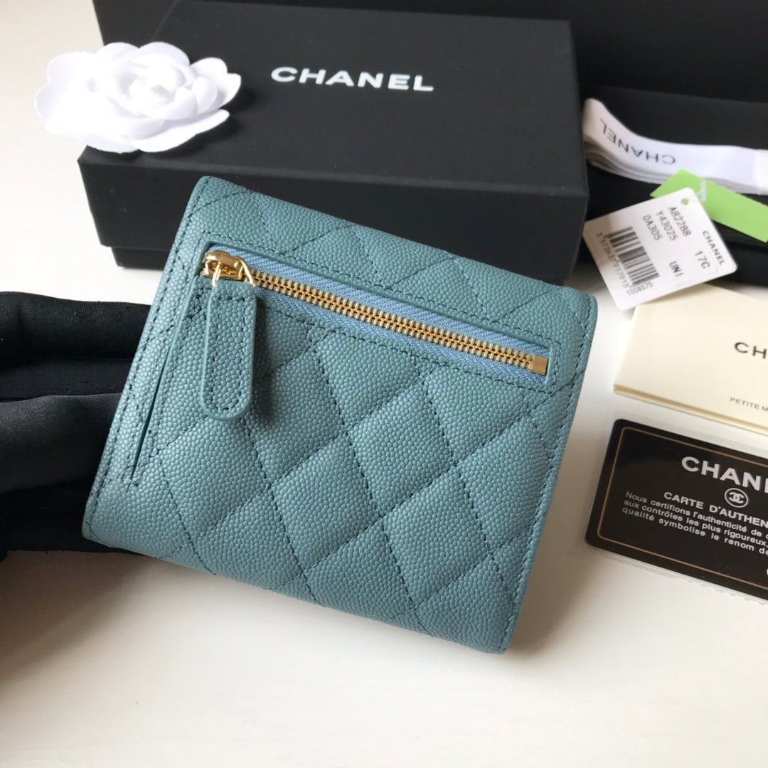 Chanel 三折短夾-霧霾藍球紋皮金釦