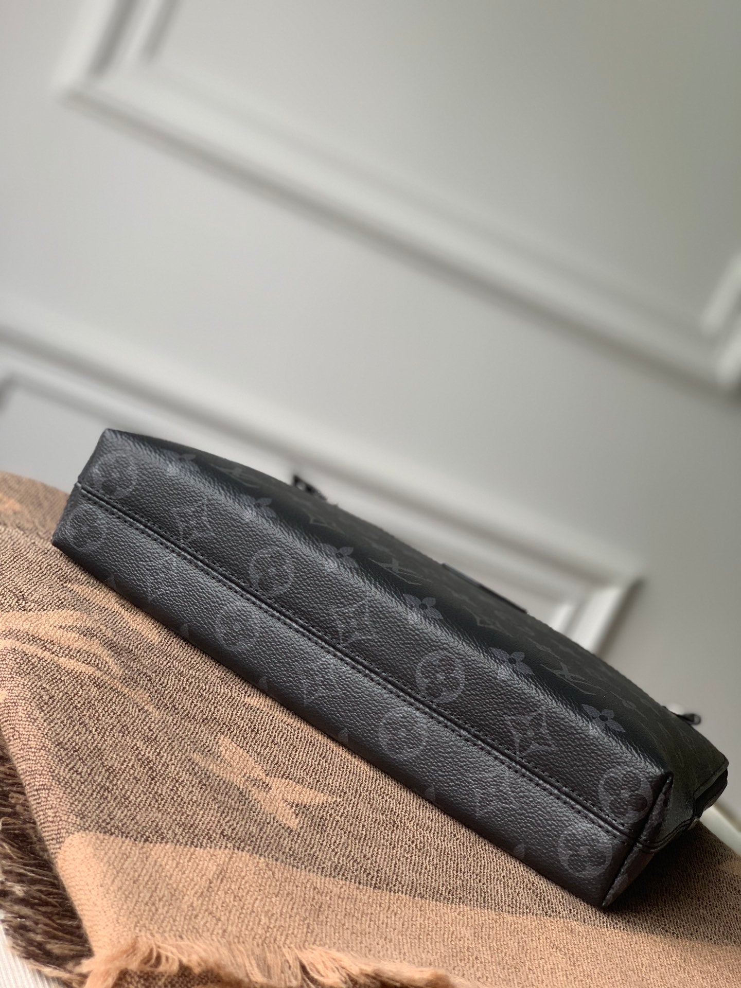 LV M60417 New Pouch手拿包