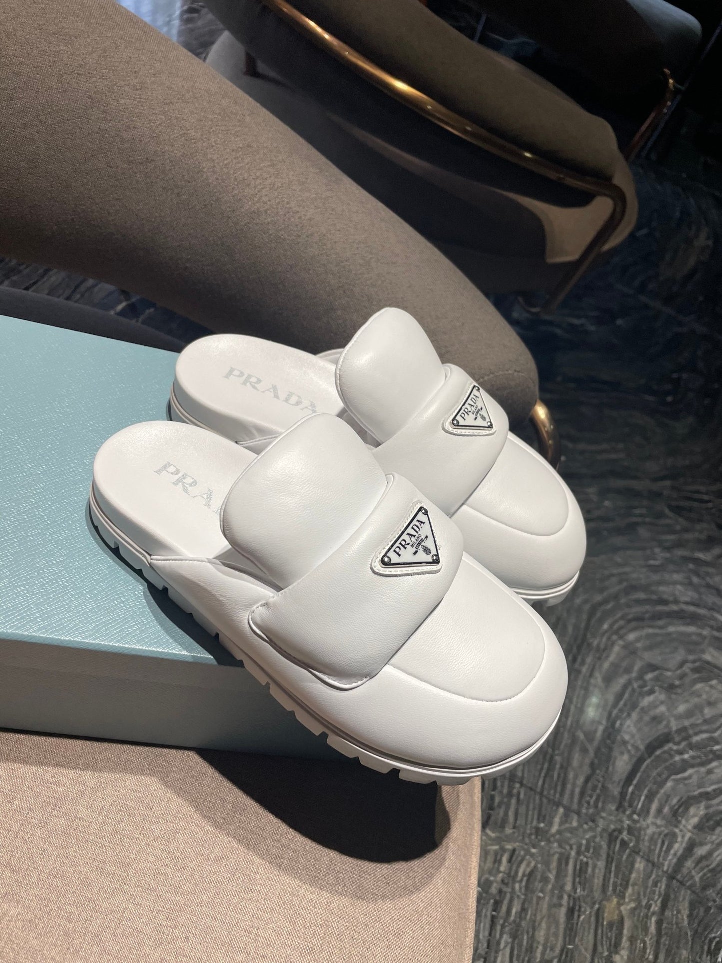 普P家-2023早春新款 海莉Hailey Bieber同款 麵包鞋 白色