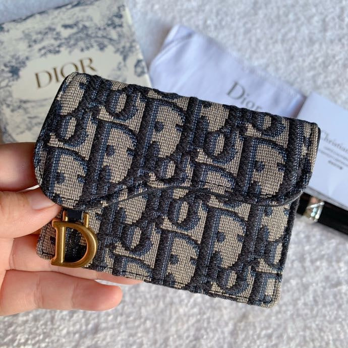 熱銷款 Dior Saddle 馬鞍小卡包