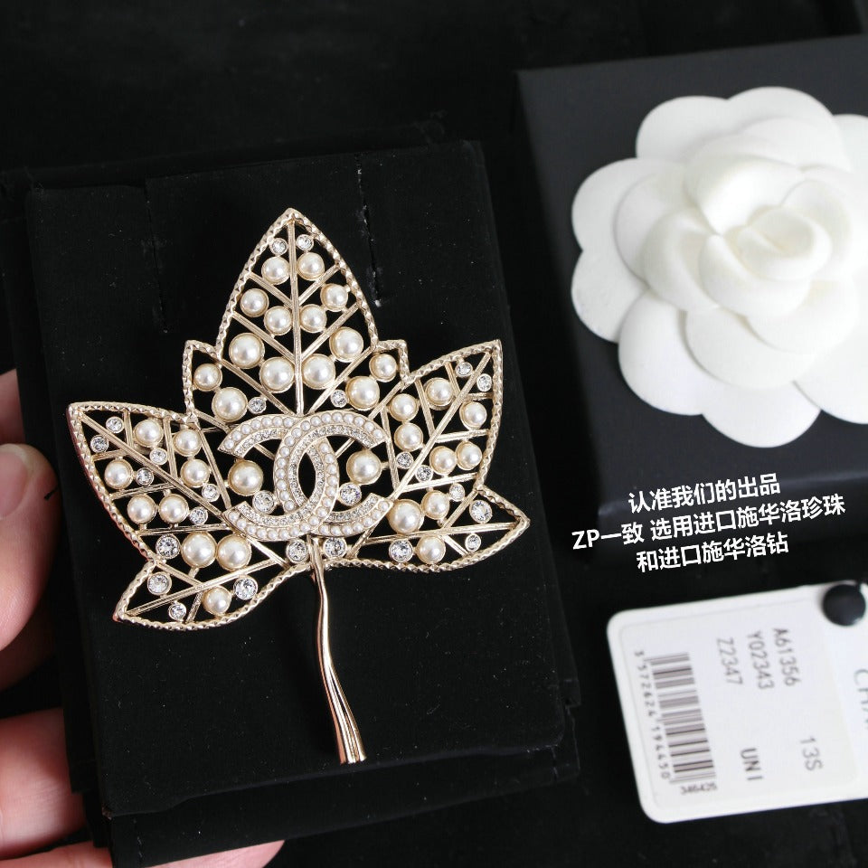 Chanel 胸針