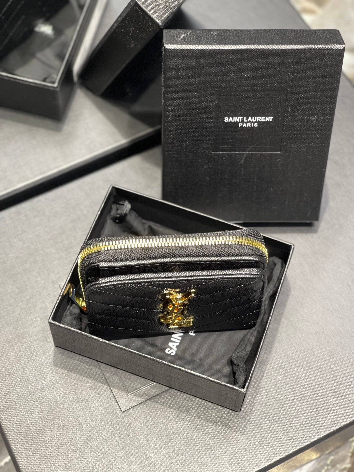 YSL 拉鍊短夾 黑色金扣
