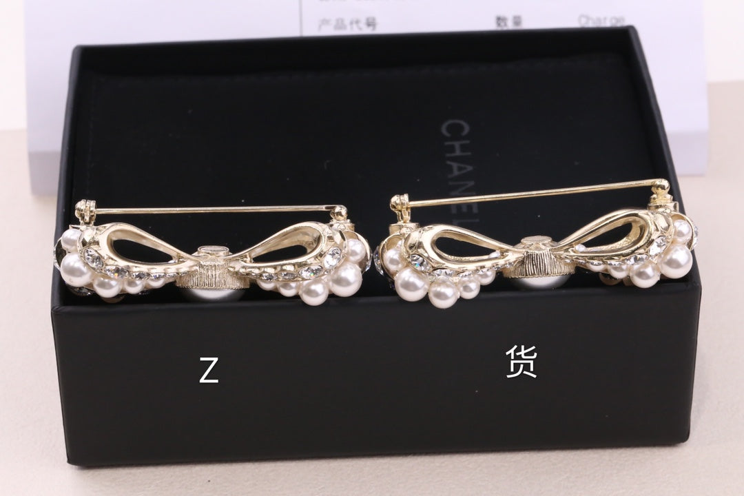 Chanel 胸針